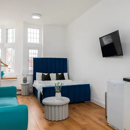 Modern Studio Near Tube Fast To Central London Exterior photo