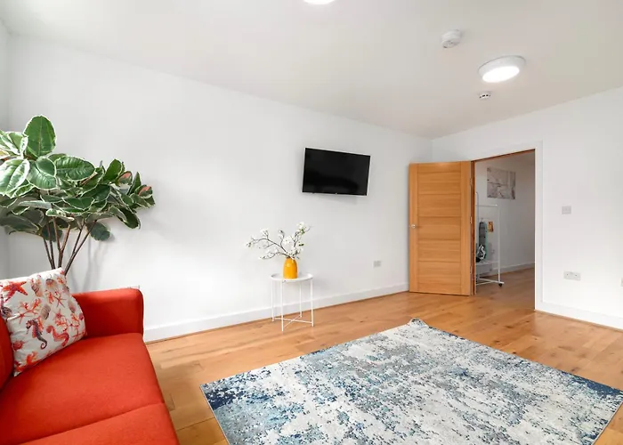 Modern Studio Near Tube Fast To Central London